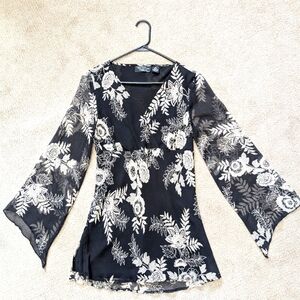 Y2K Womens M Silk Tunic Top Bell Sleeve Babydoll Floral Fairy Black Cream